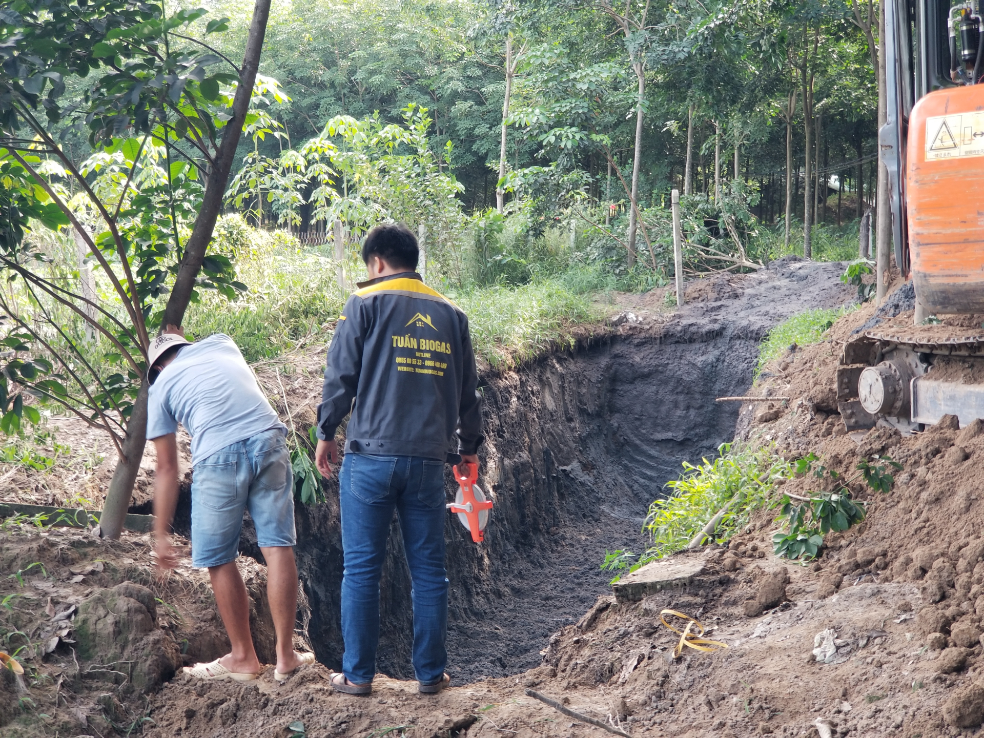 thi-cong-lap-dat-tui-biogas (1)